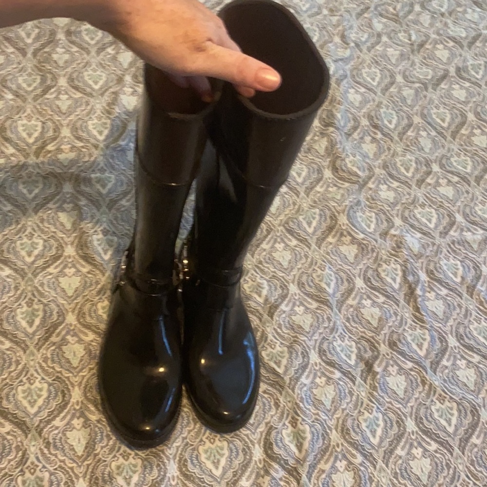 Michael’s Kors Tall Rain Boots. - Picture 2 of 4